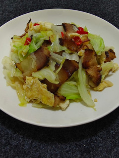 高麗菜臘肉炒蛋(簡單料理) 的食譜成品照片