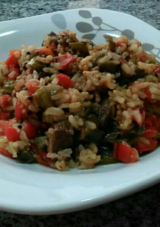 Una foto de Arroz con verduras y ternera