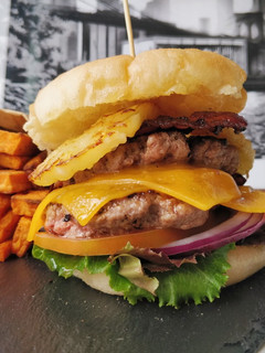 Una foto de Big Kahuna Burger
