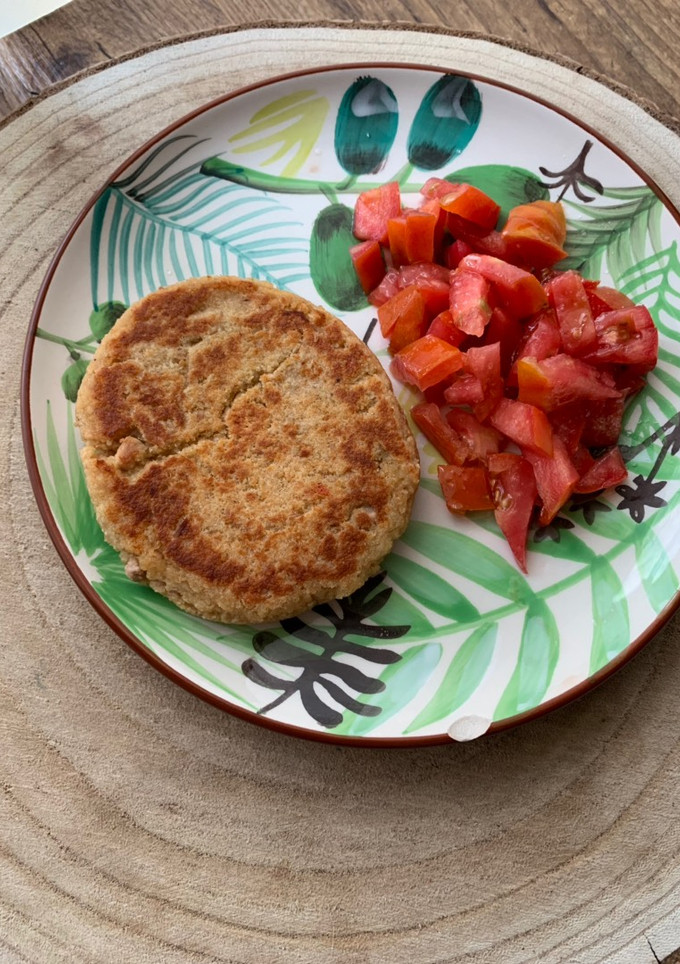 Una foto de Hamburguesa de atún, cena para peques