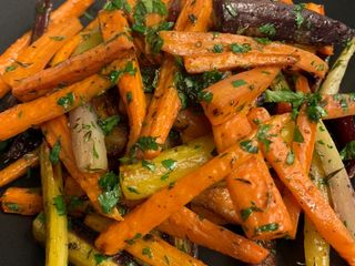 Roasted Carrots with Thyme, Oregano, and Parsley