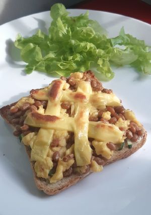 รูปของ ขนมปังหน้านัตโตะไข่กวนชีส