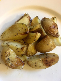 Una foto de Patatas gajo al horno muy fácil