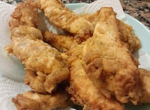 Una foto de Pollo frito parecido al KFC