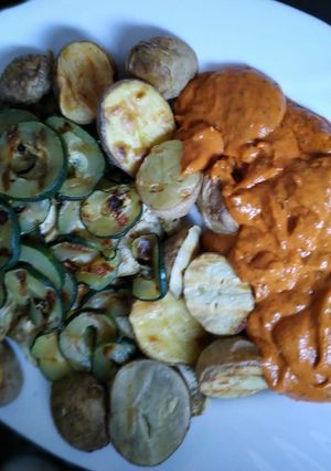 Una foto de Parrillada de verduras con salsa romesco