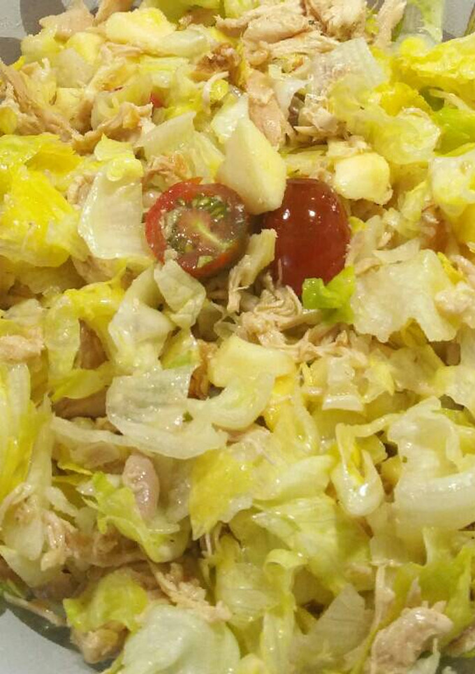 Una foto de Ensalada de pollo