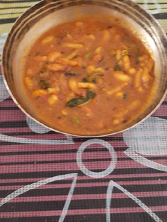 કાજુ ગાંઠિયા નું શાક (Kaju Ganthiya Shak Recipe In Gujarati) રેસીપી મુખ્ય ફોટો