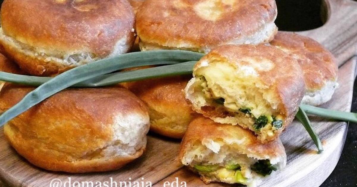 Жареные пирожки с зелёным луком и яйцом - 7 пошаговых фото в рецепте