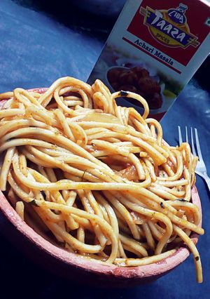 A picture of Achari noodles.