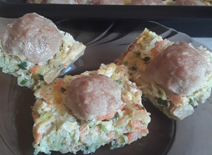 Фото Запеканка из овощей с мясными шариками.