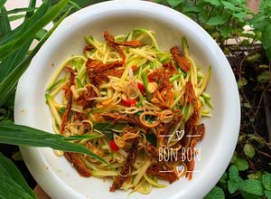 Hình của món Gỏi Xoài Khô Bò Xé.