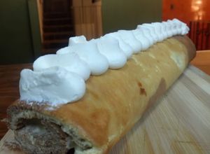 Una foto de Roll marmoleado a la frangipane