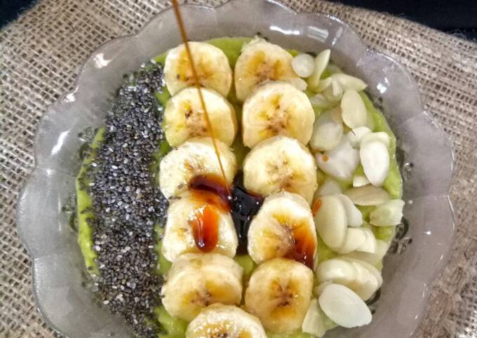 Resep Smoothies Madu Alpukat Topping Pisang Almond Ciaseeds Oleh