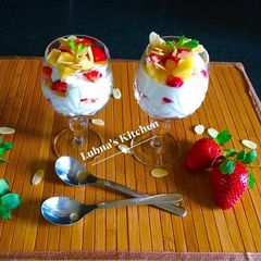 A picture of Mango Strawberry Yogurt Parfaits.