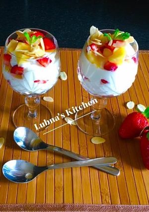 A picture of Mango Strawberry Yogurt Parfaits.
