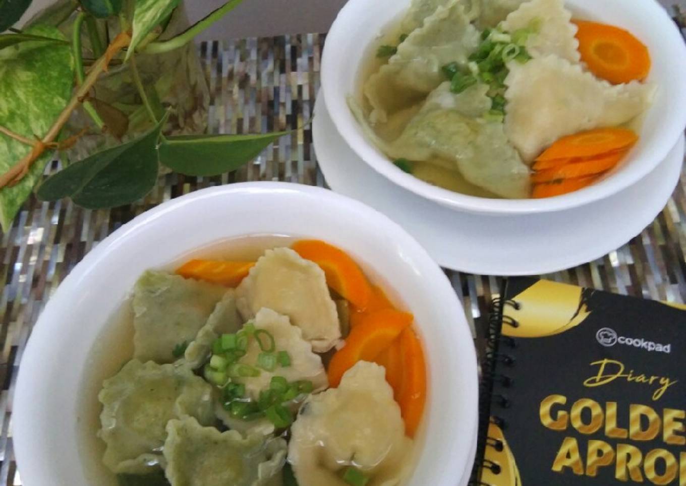 Chicken Wonton Soup (Cooksnap)