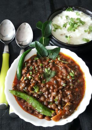 તુવેર ના ટોઠા (Tuver Totha Recipe In Gujarati) રેસીપી મુખ્ય ફોટો