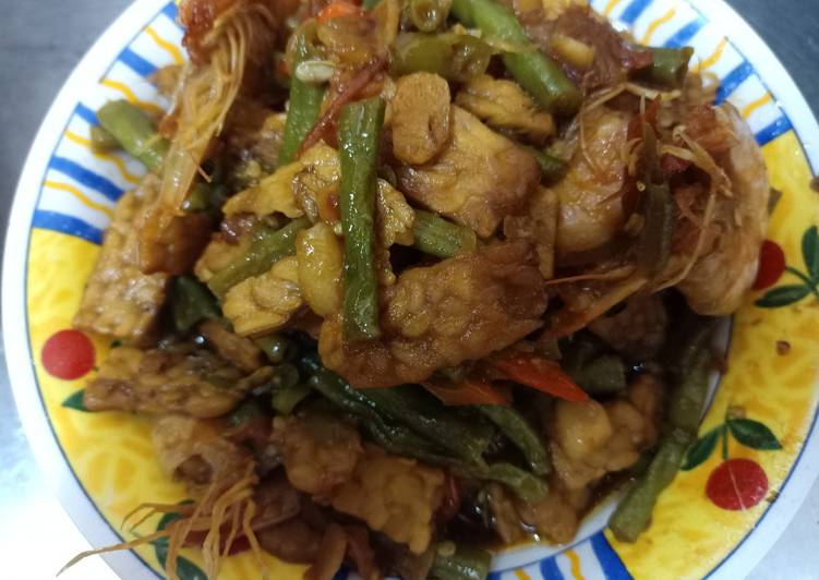 Tumis kacang panjang,udang & tempe