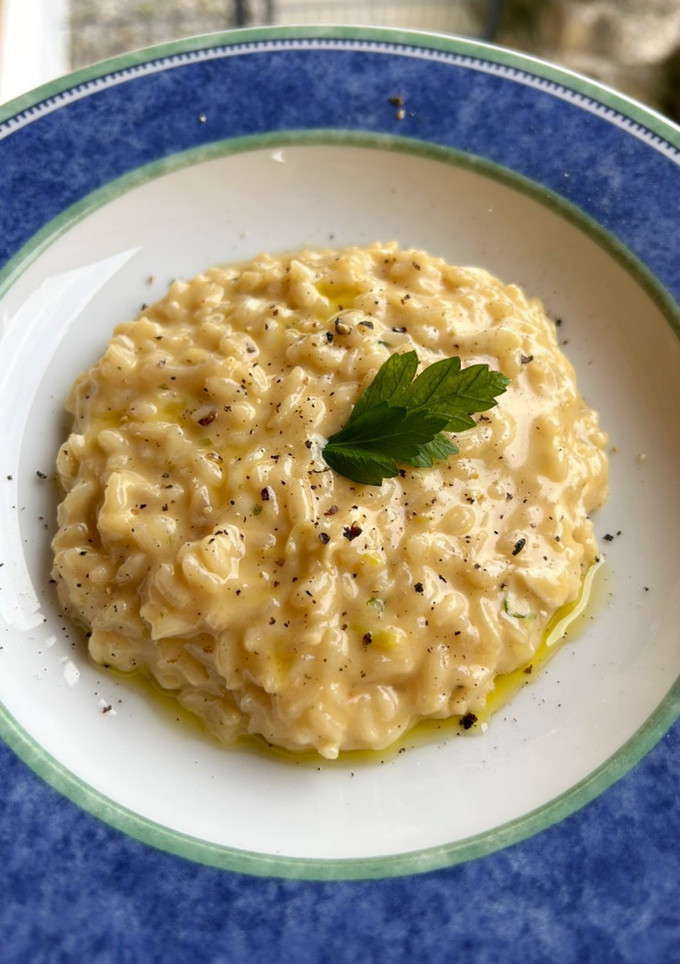 Una foto de Risotto de parmesano y gruyère ✨