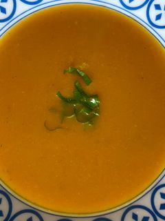 Una foto de Sopa de zanahorias saludable