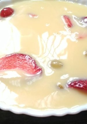 A picture of Fruit Custard.