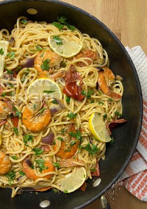 A picture of Gamberi noodles = "one pot creamy shrimp tomato pasta" but with noodles 🇮🇹🍜🤓.