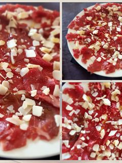 Una foto de Carpaccio de ternera con queso parmesano