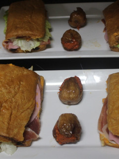 Una foto de Bollitos con chocolate, tomate y doble de jamón
