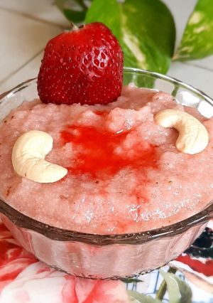 સ્ટ્રોબેરી હલવા (Strawberry Halwa Recipe in Gujarati) રેસીપી મુખ્ય ફોટો