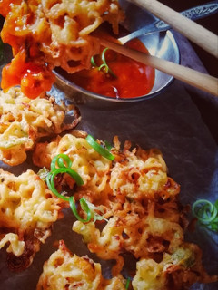 A picture of Maggi pakore.