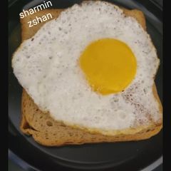 A picture of Egg and Bread.