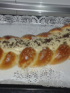 Una foto de Trenza de leche con crema de vainilla