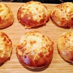 A picture of Garlic & Cheese Baps 🧀.