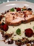 Trancio di salmone su crema di broccolo romanesco
