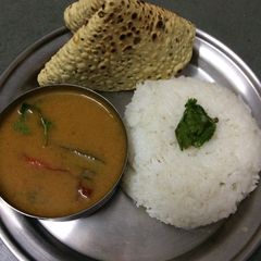 A picture of Sindhi kadhi.