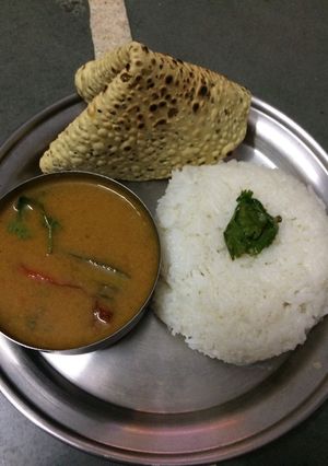 A picture of Sindhi kadhi.