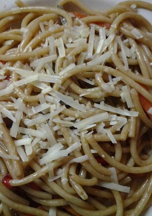 Una foto de Fideos con verduras al wok