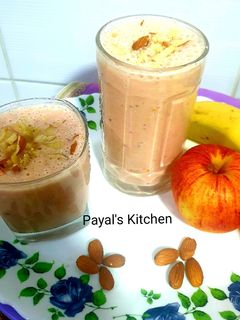 એપલ બનાના મિલ્ક શેક (Apple Banana Milk Shake Recipe In Gujarati) રેસીપી મુખ્ય ફોટો
