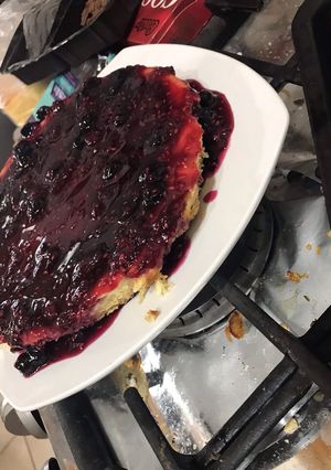 Una foto de Cheesecake de frambuesa y arándanos