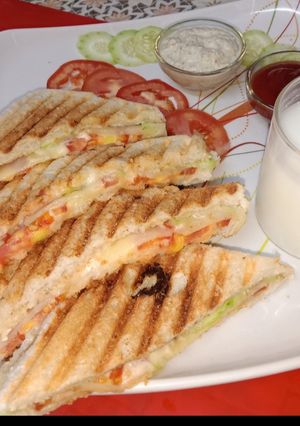 વેજ.સેન્ડવીચ(Veg. Sandwich In Gujarati) રેસીપી મુખ્ય ફોટો