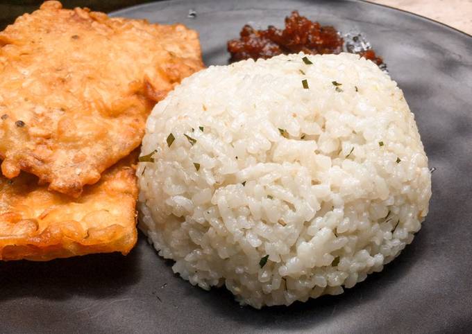 Nasi Daun Jeruk (Magicom)