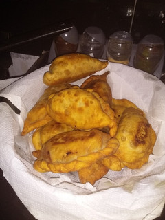 Una foto de Tapas de empanadas fritas masa