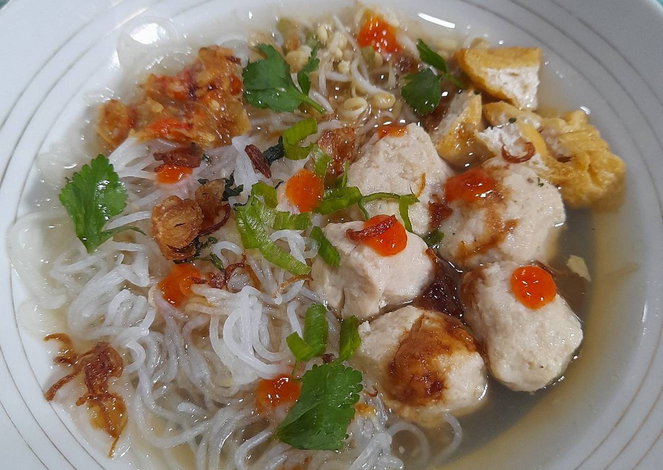 Soto bakso ayam