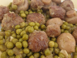 Albóndigas con champis y guisantes