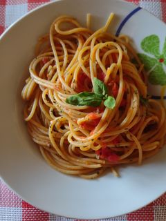 A picture of Spaghetti with Tomato, Basil, and Garlic 🍝.