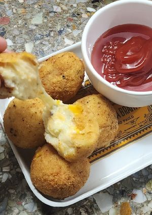 Una foto de Bombas de queso y verdeo 💣