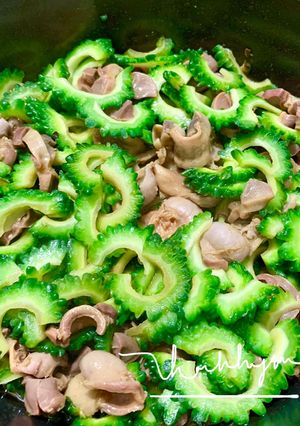 Hình của món Khổ Qua Xào Mề Gà.