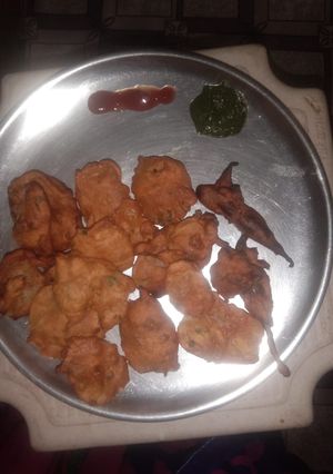 A picture of Besan Aloo pakora.