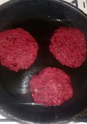 Una foto de Hamburguesas de lenteja y remolacha