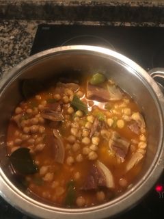 Una foto de Garbanzos con jamón